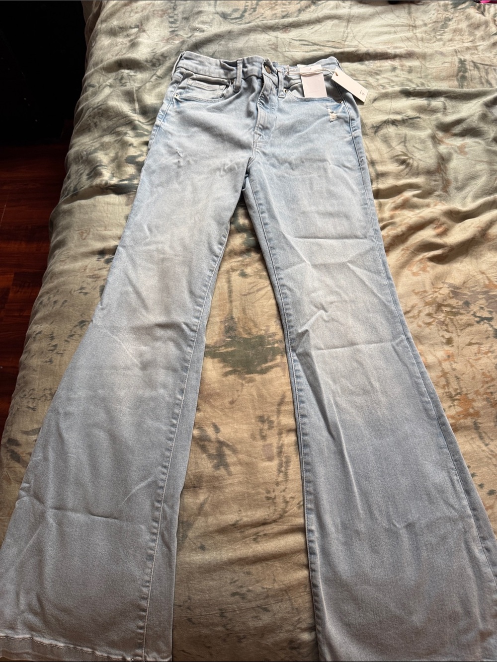 Good American Good Legs Flare Women’s Jeans - new with tags. Size Small